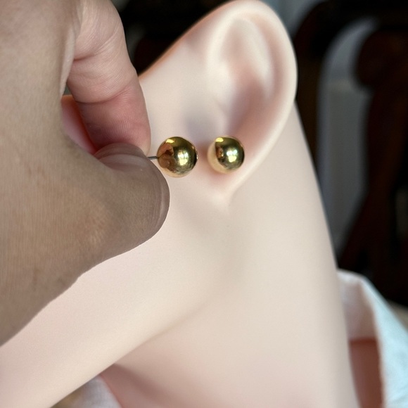 Classic Gold Stud Earrings ⚜️ - Picture 11 of 11